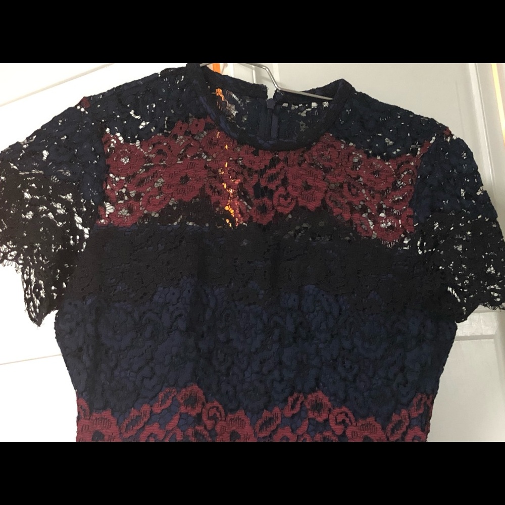 Express lace dress - Picture 3 of 9